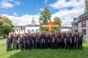 Chor Gospel Unlimited vor dem Paul-Gerhard-Haus